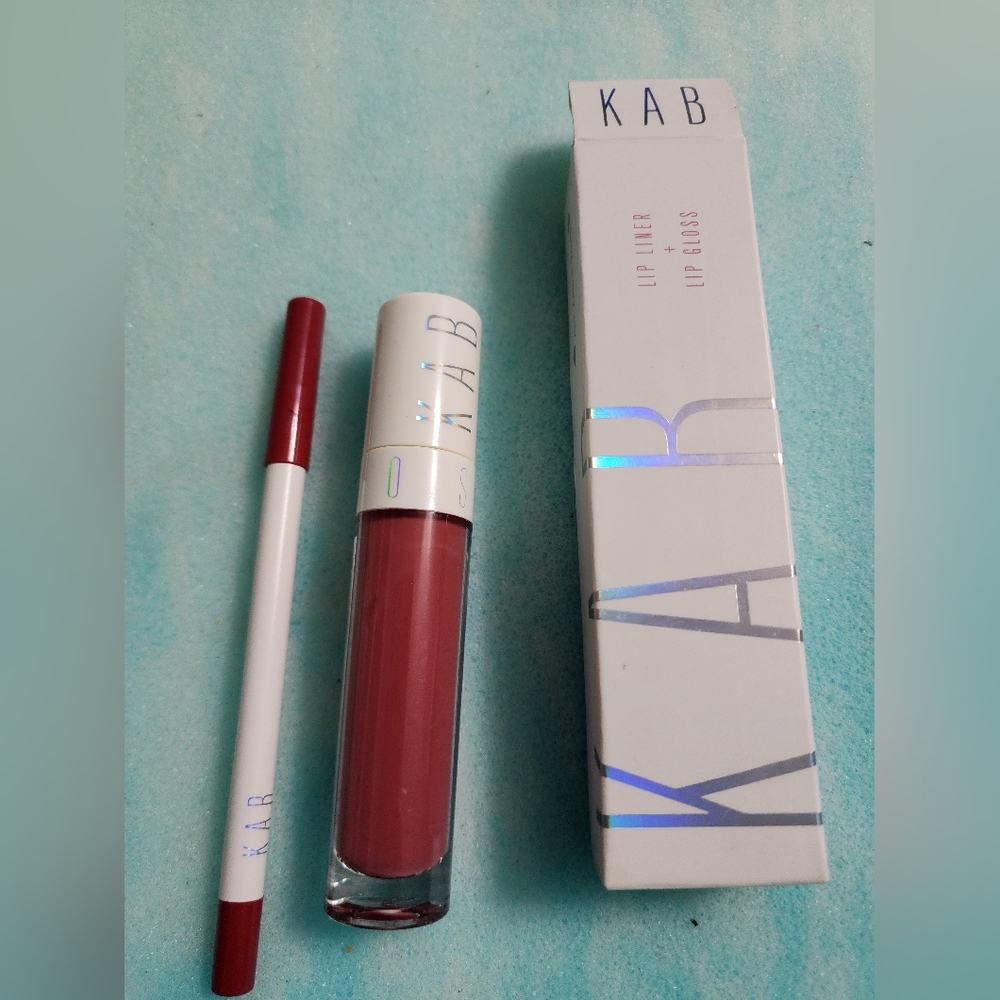 Lip Gloss & lip liner set